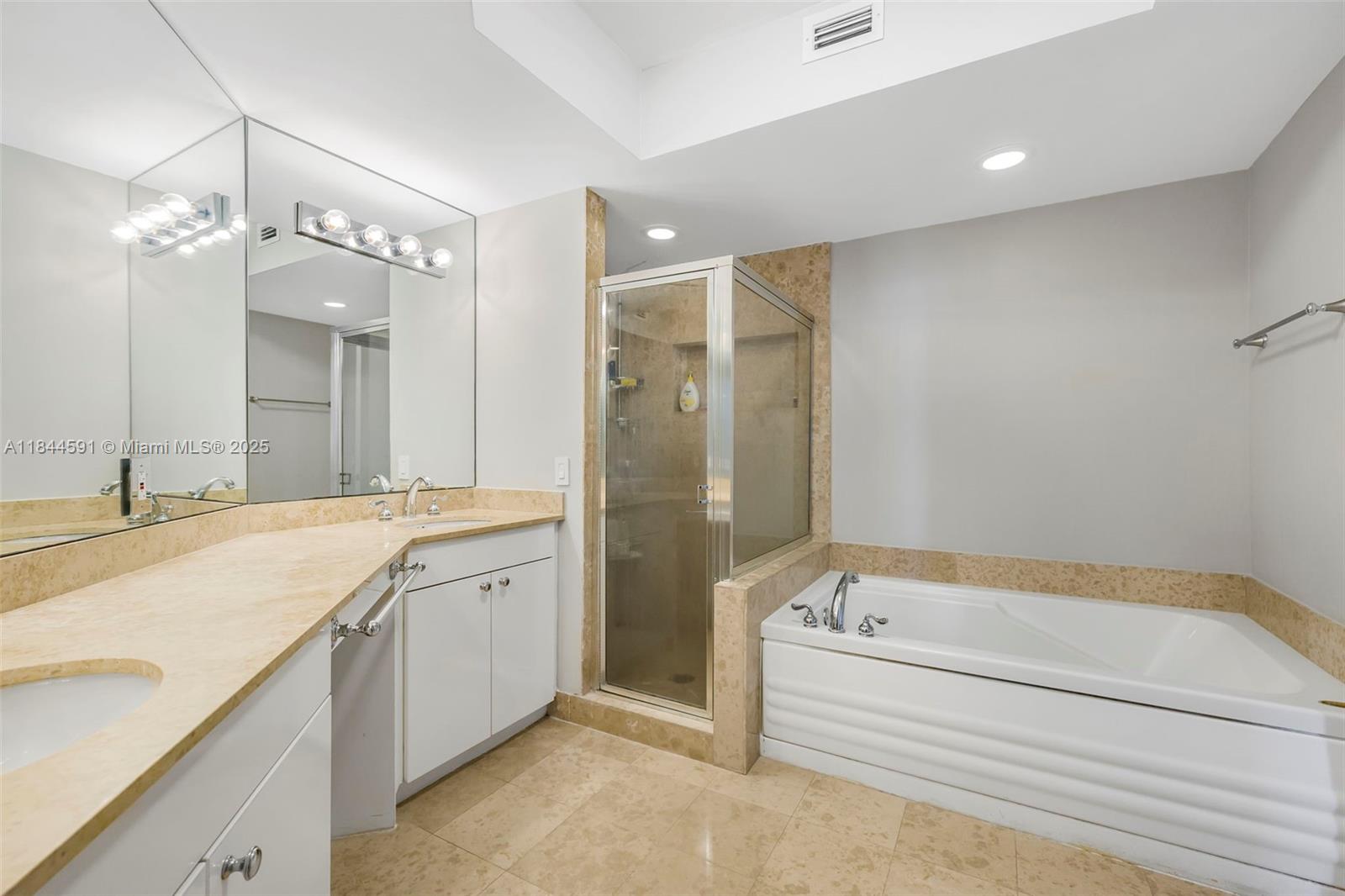 4775 Collins Ave #2002, Miami Beach FL 33140