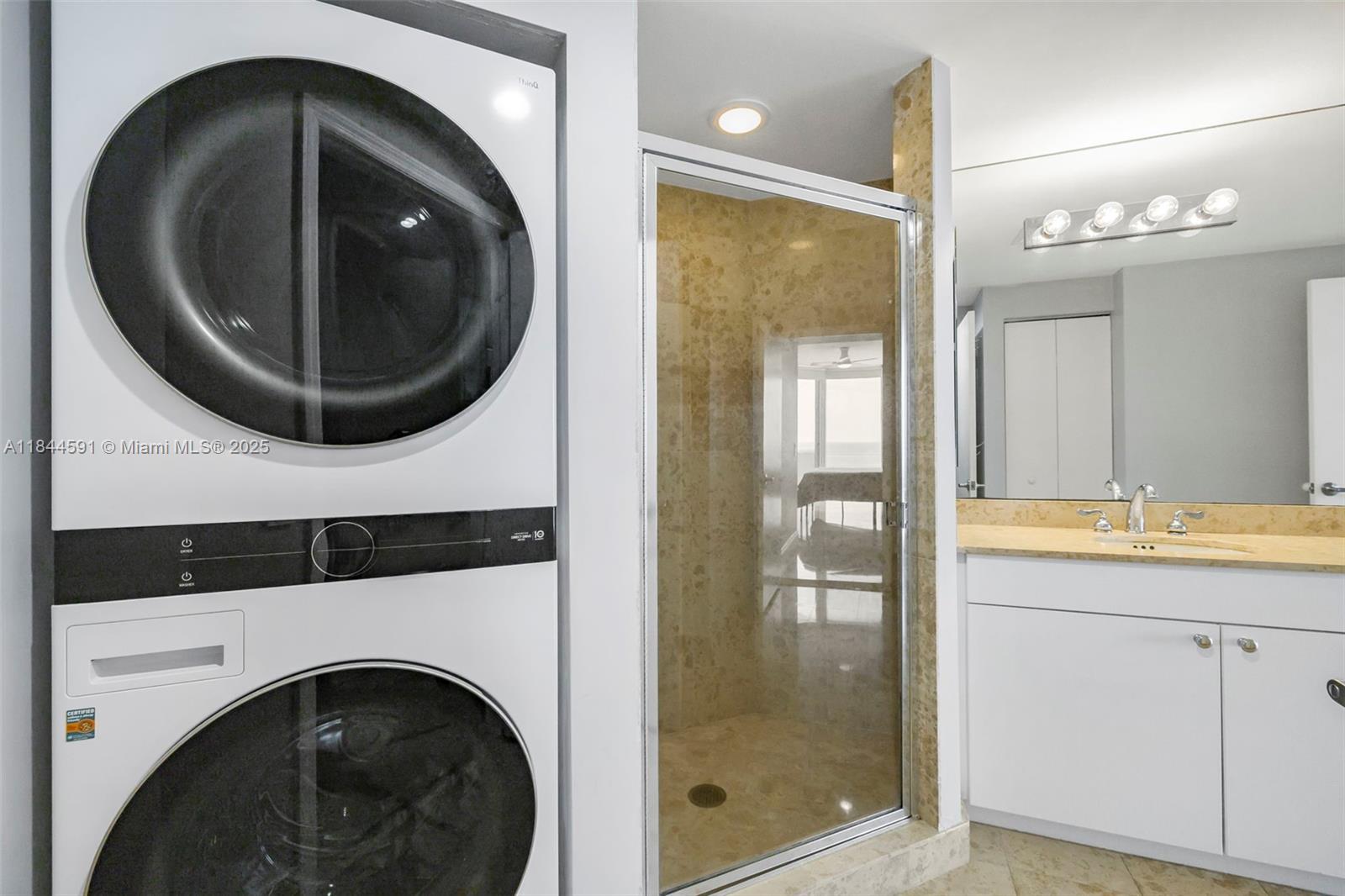 4775 Collins Ave #2002, Miami Beach FL 33140