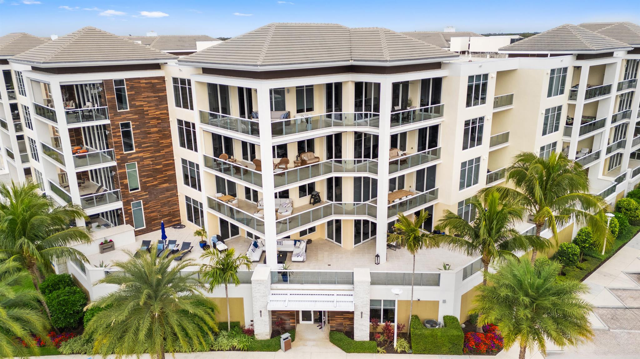 Image to showcase the property located at 2720 Donald Ross Road 203