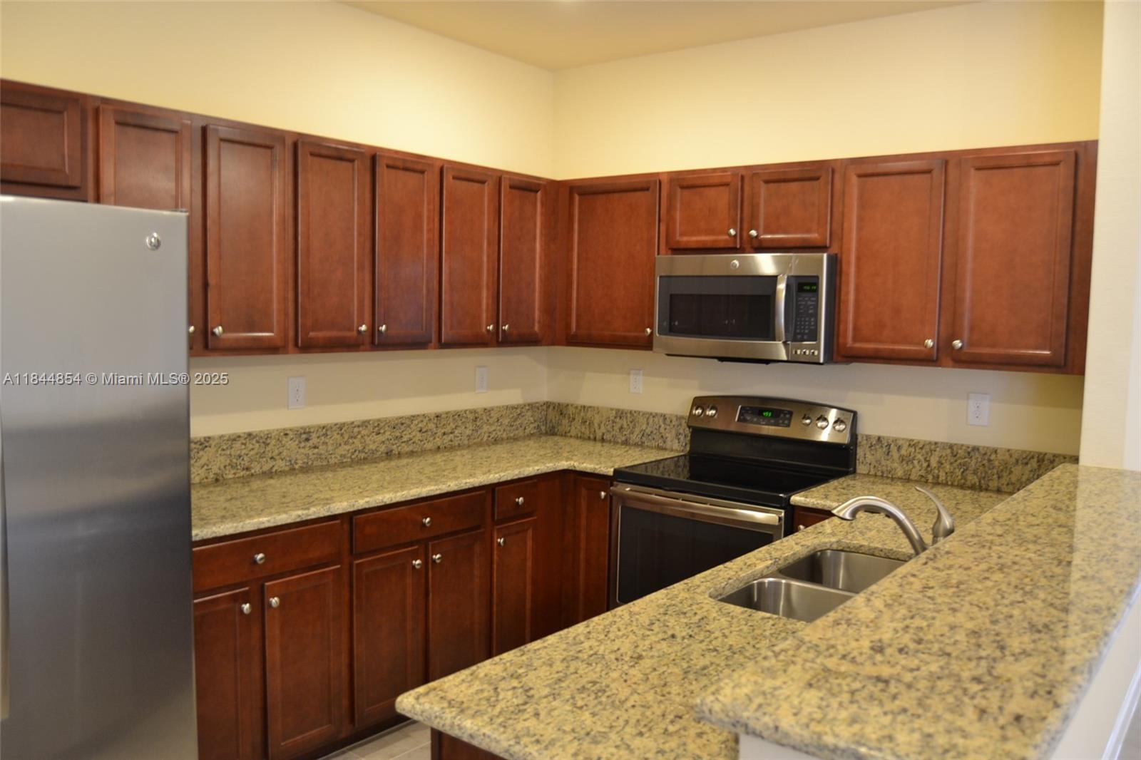 Property photo # 4