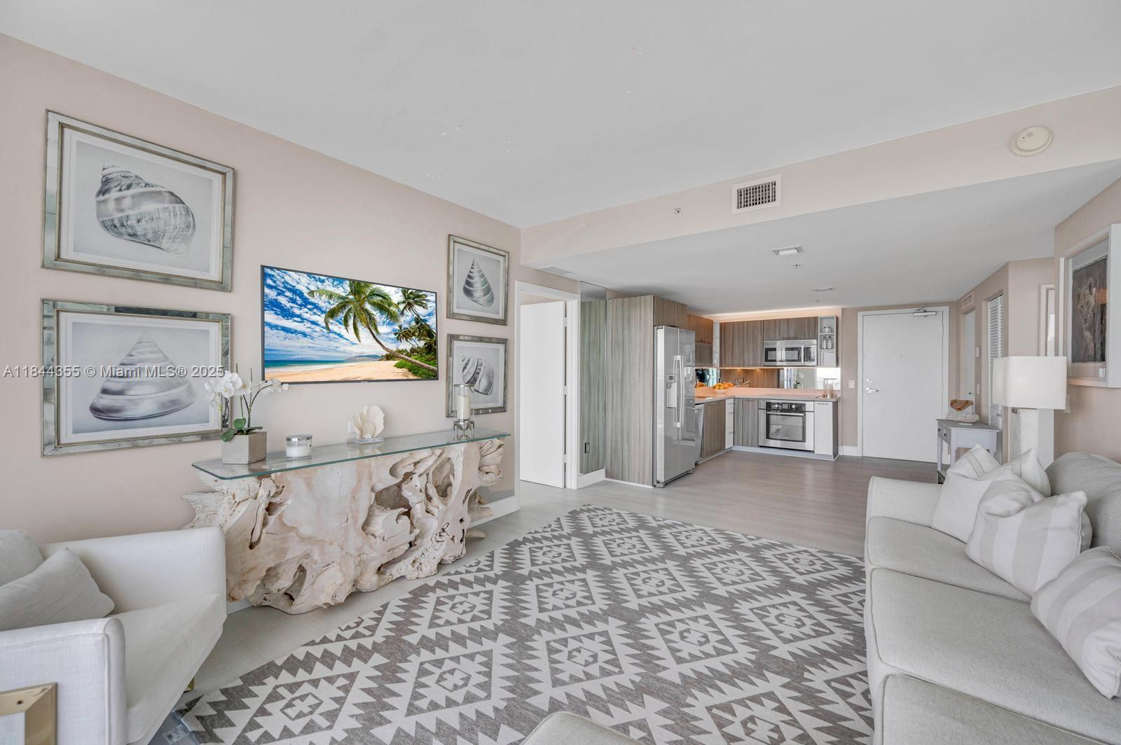 Apartamento à Venda em Miami Beach, FL