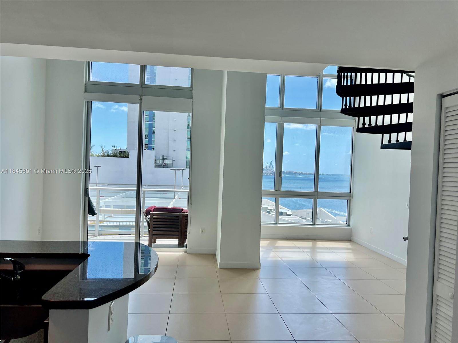300 S Biscayne Blvd #Loft 1028, Miami FL 33131
