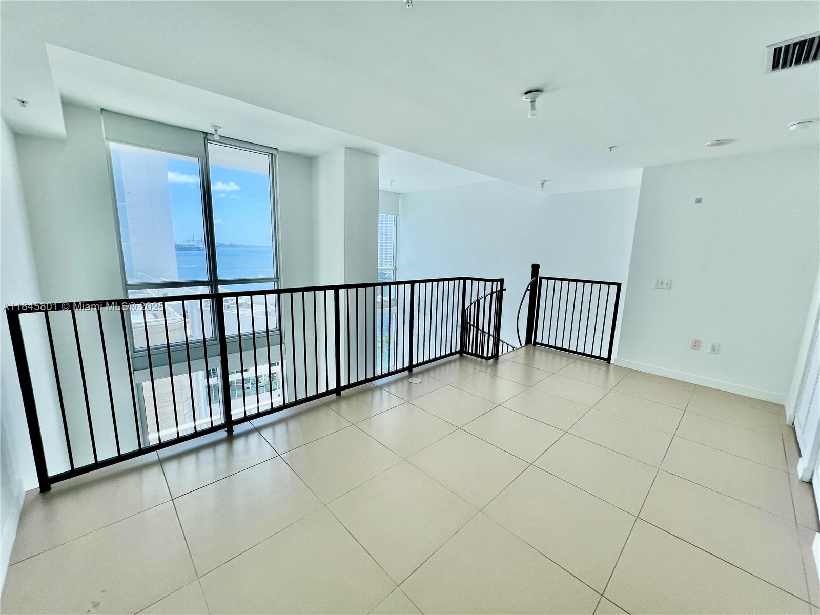 300 S Biscayne Blvd #Loft 1028, Miami FL 33131