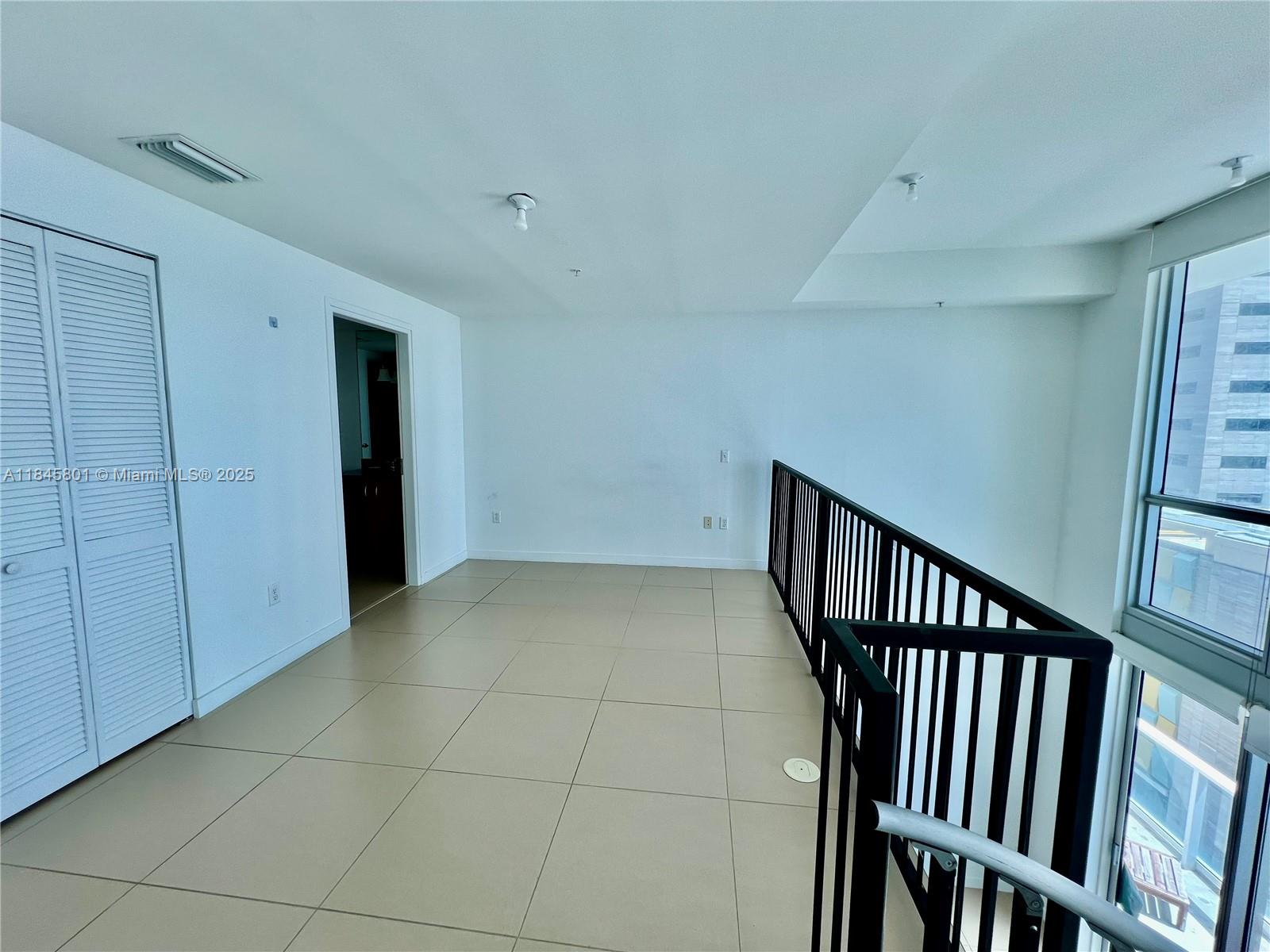300 S Biscayne Blvd #Loft 1028, Miami FL 33131