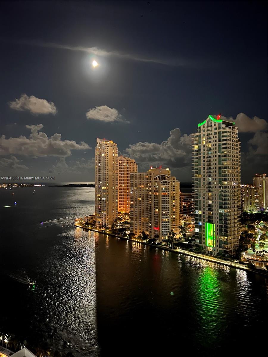 300 S Biscayne Blvd #Loft 1028, Miami FL 33131