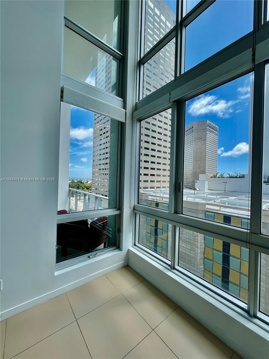 300 S Biscayne Blvd #Loft 1028, Miami FL 33131