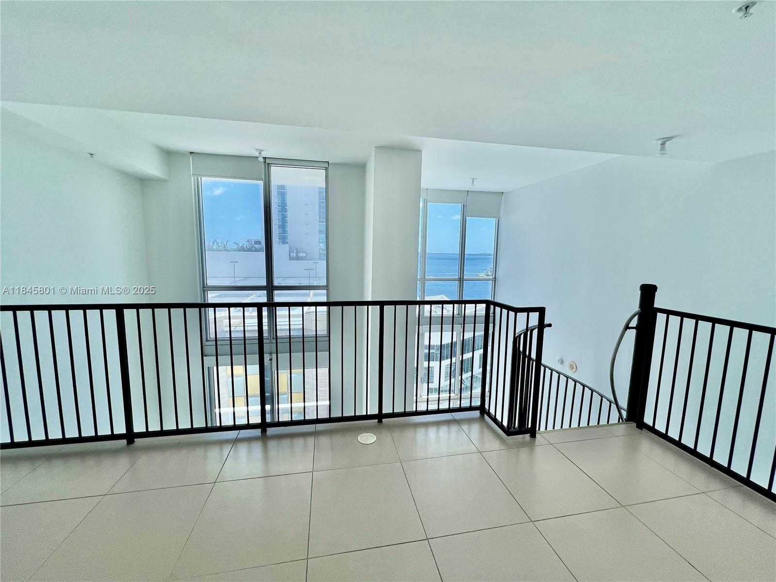 300 S Biscayne Blvd #Loft 1028, Miami FL 33131