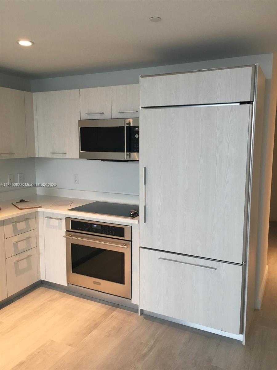 45 SW 9th St #1009, Miami FL 33130
