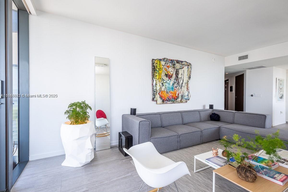 1000 Brickell Plz #3512, Miami FL 33131