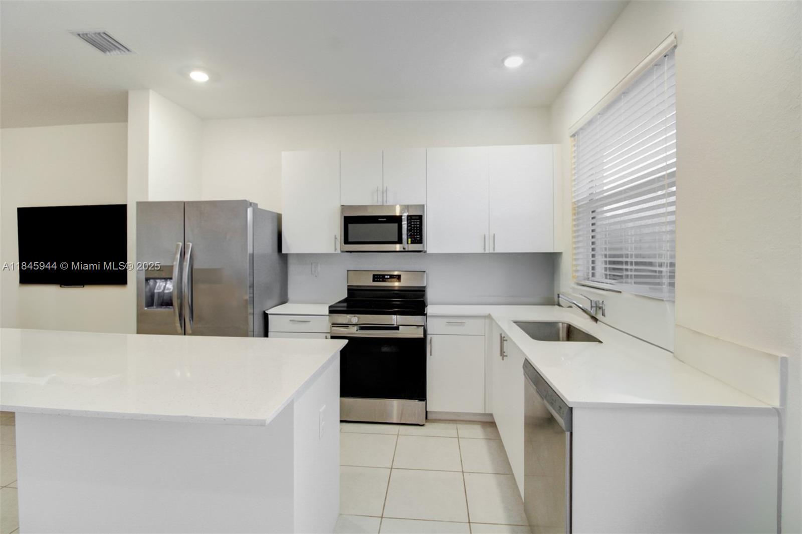 Property photo # 4