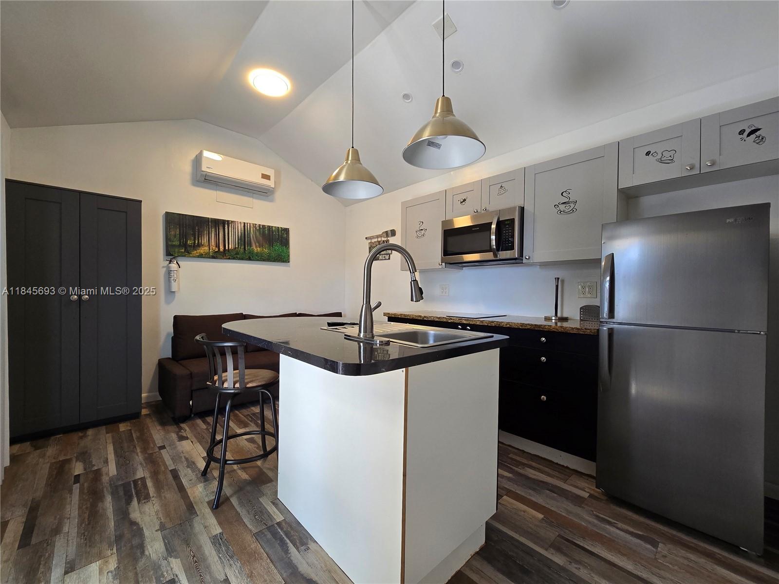 Property photo # 0
