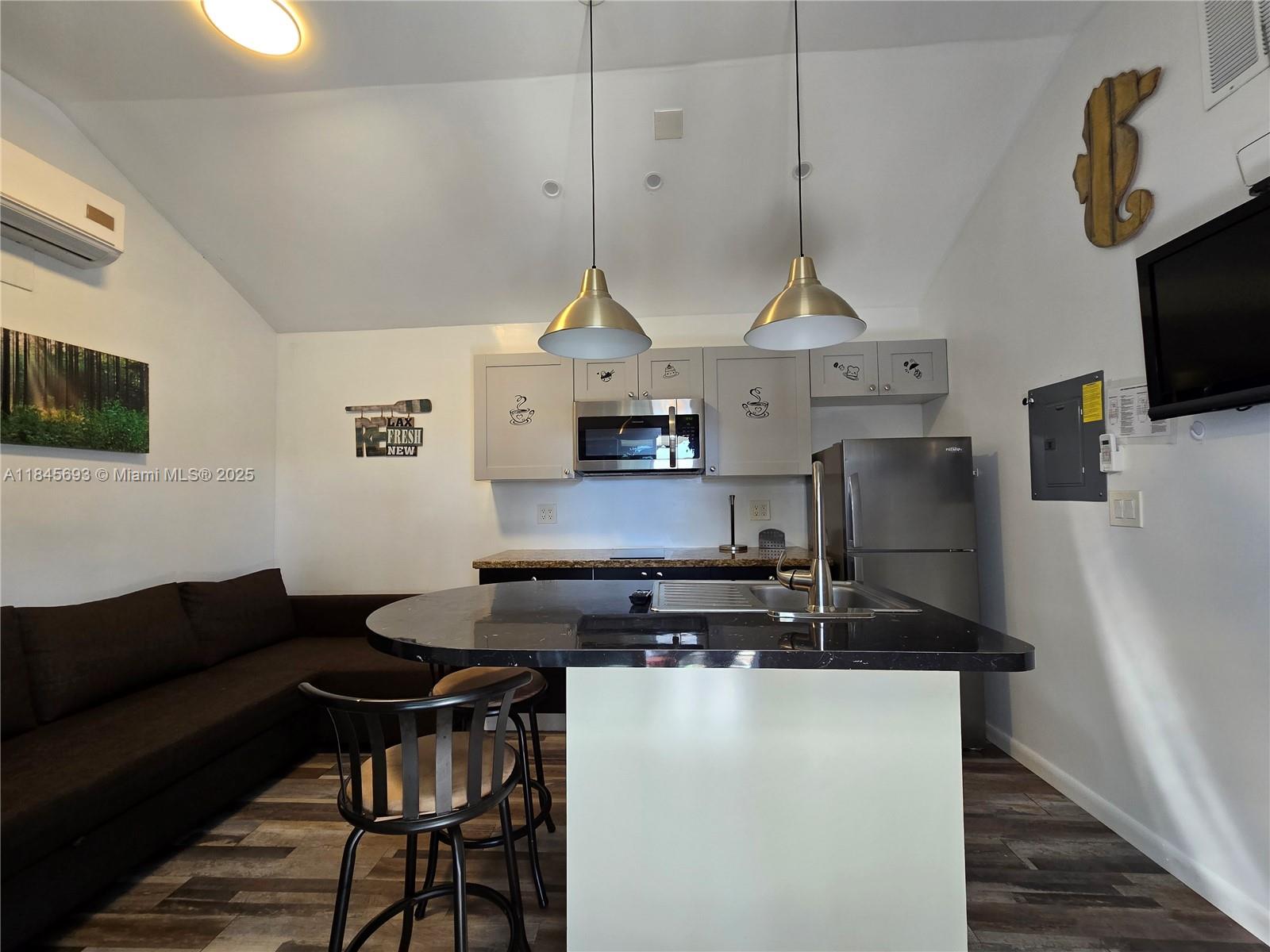 Property photo # 7