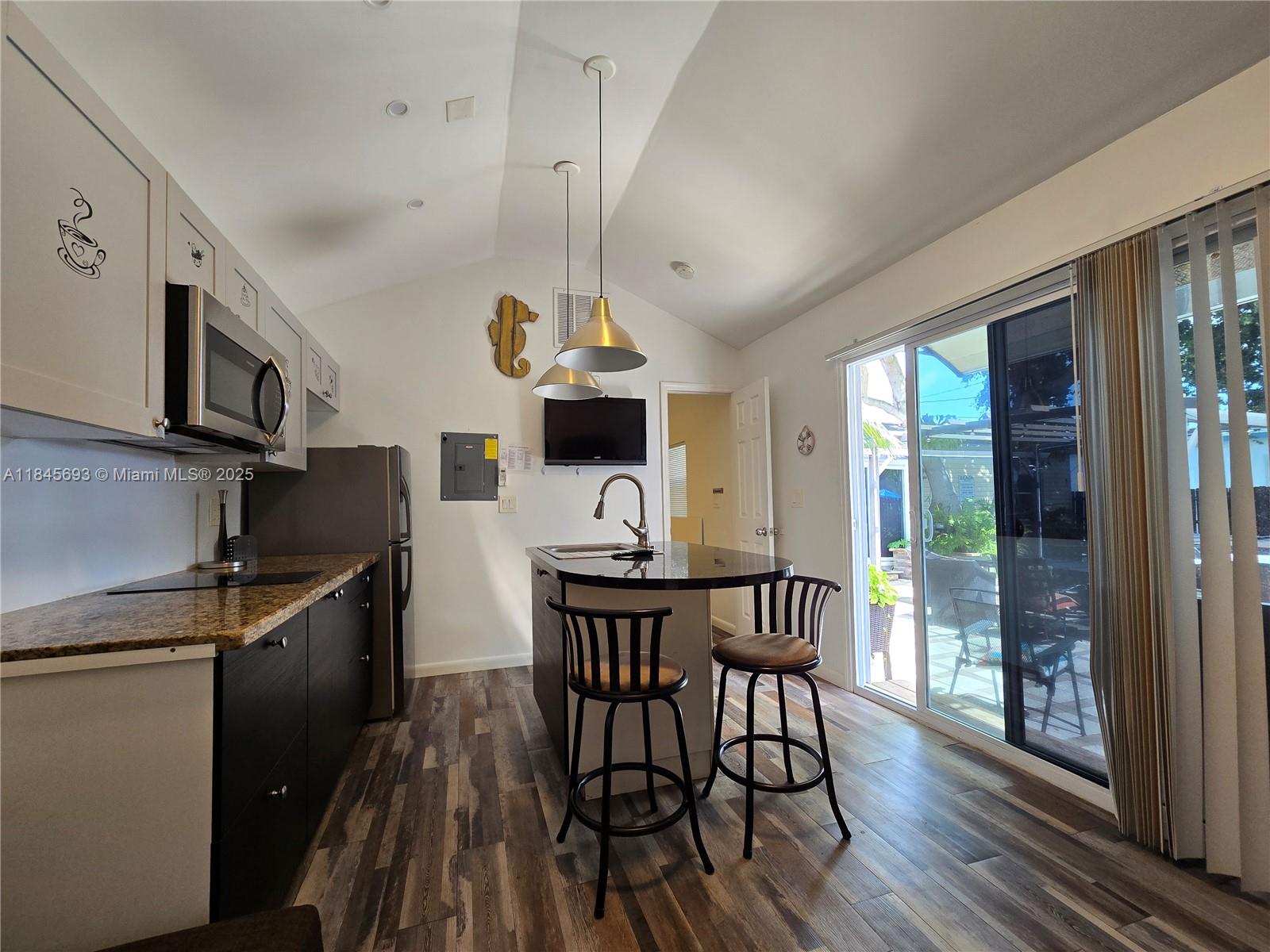 Property photo # 6