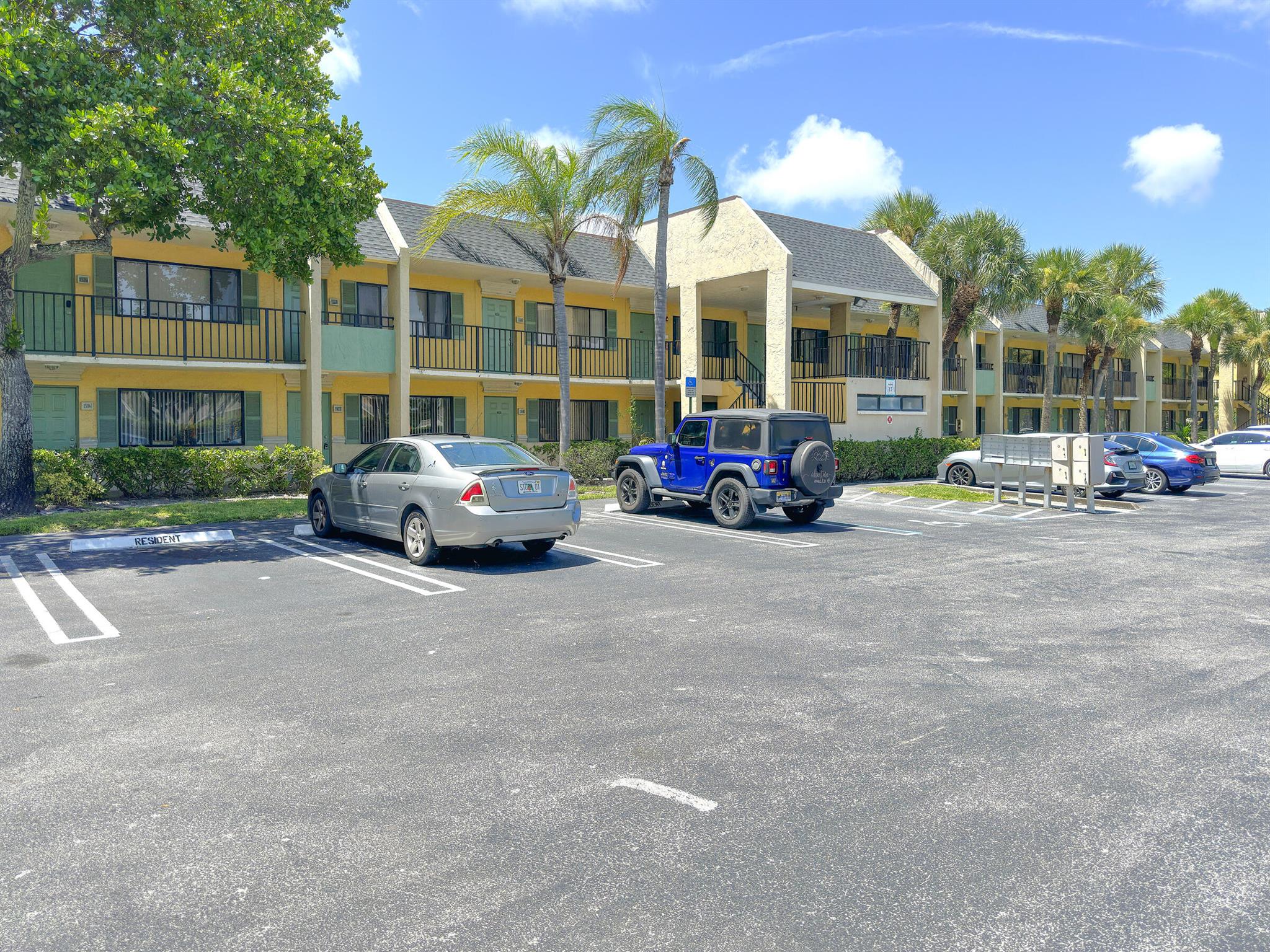 Homes for sale in Boynton Beach, FL | 1507 Meadows Circle W, Boynton Beach, FL 33436 | MLS# R11110007