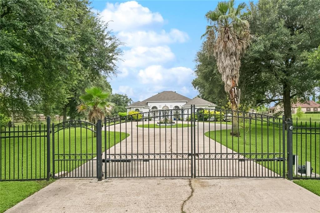 104 S. KENNER Avenue