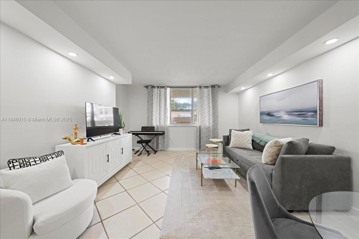 Property photo # 9