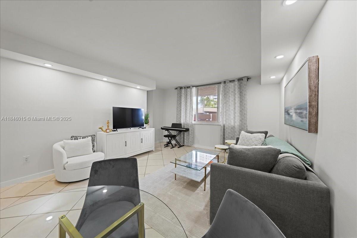Property photo # 6