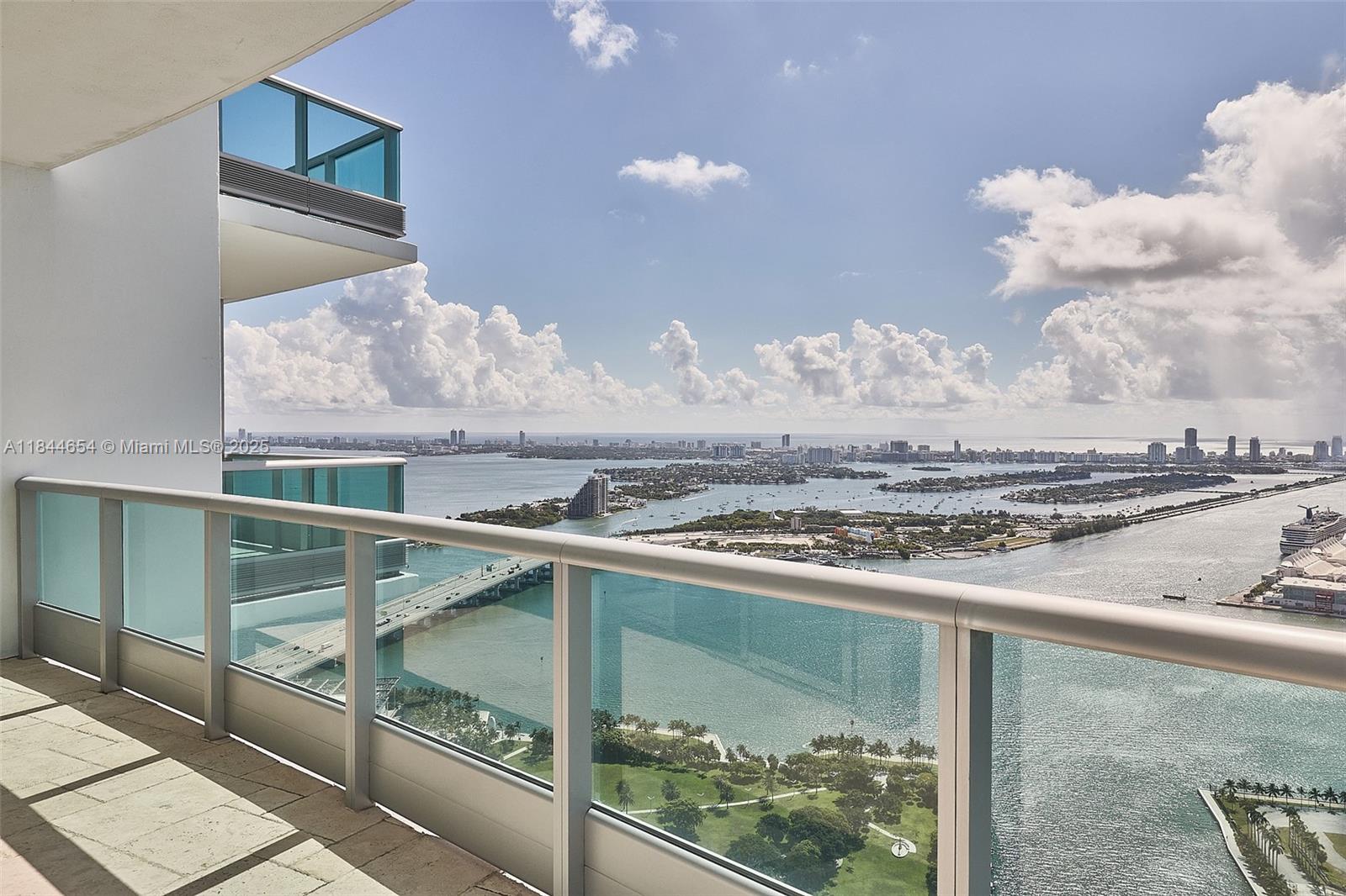 900 Biscayne Blvd #5601, Miami FL 33132