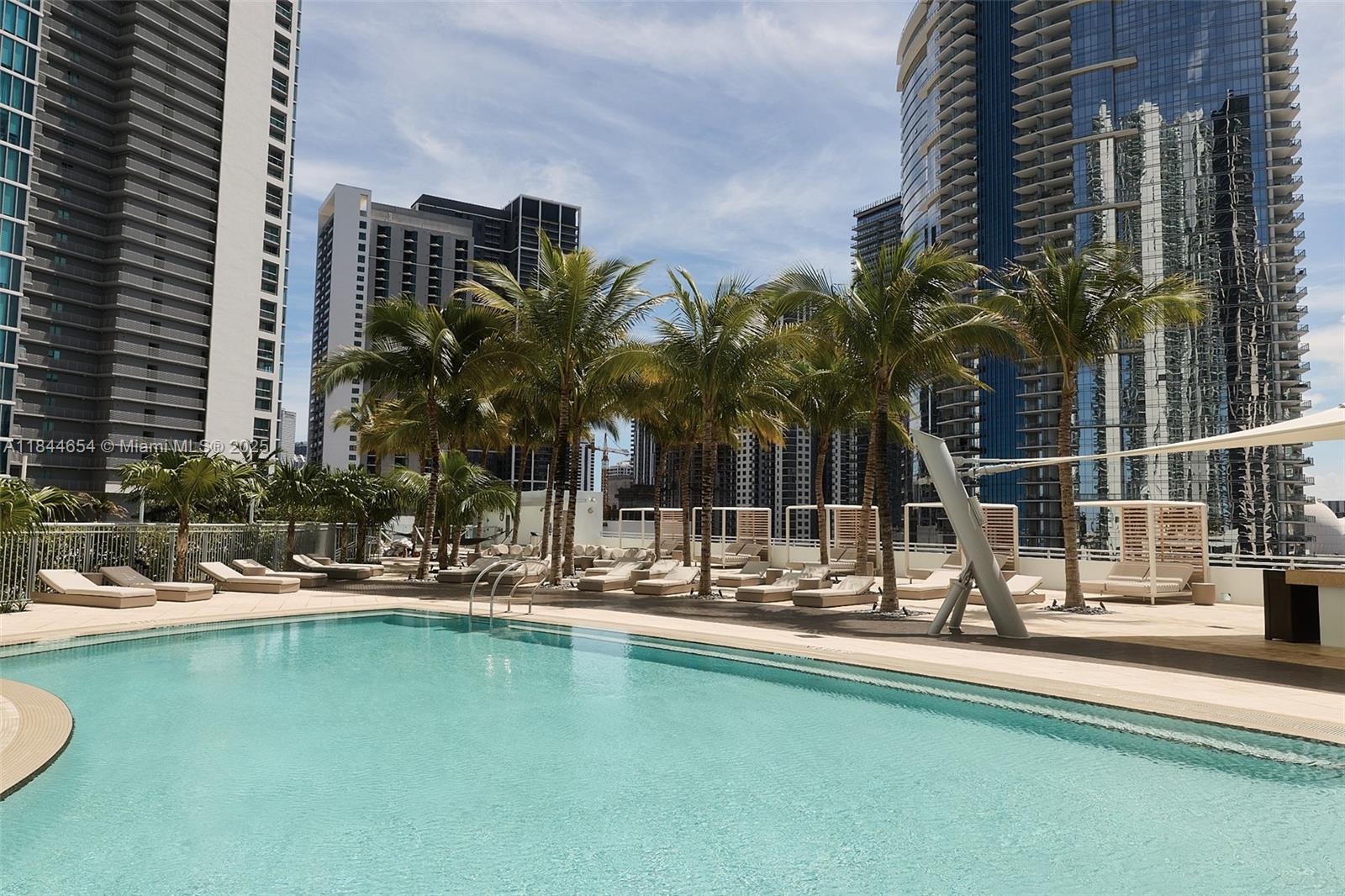 900 Biscayne Blvd #5601, Miami FL 33132