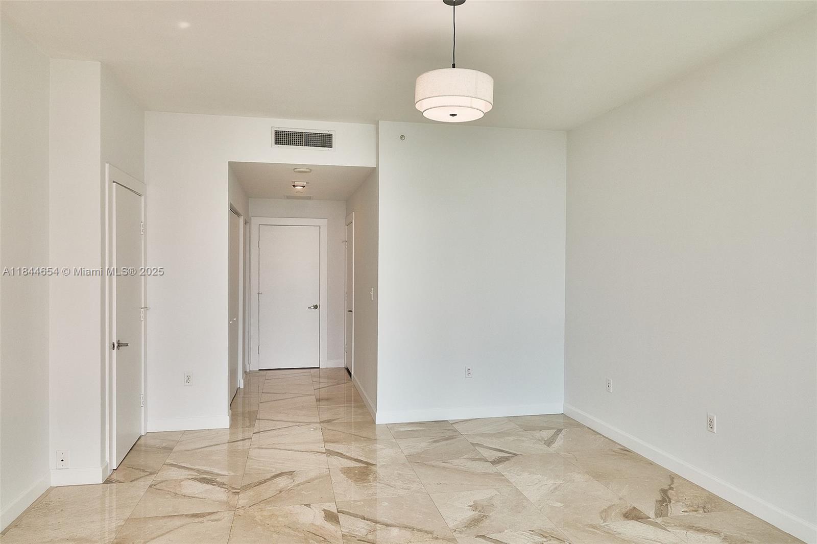 900 Biscayne Blvd #5601, Miami FL 33132