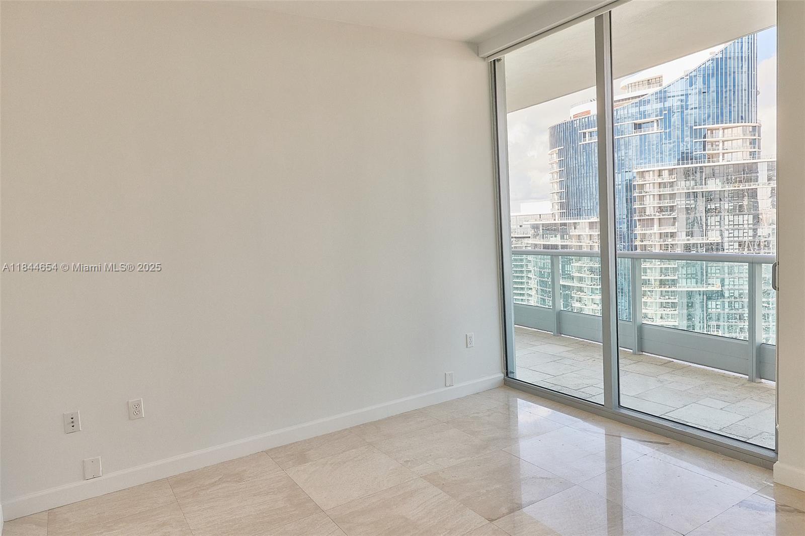 900 Biscayne Blvd #5601, Miami FL 33132