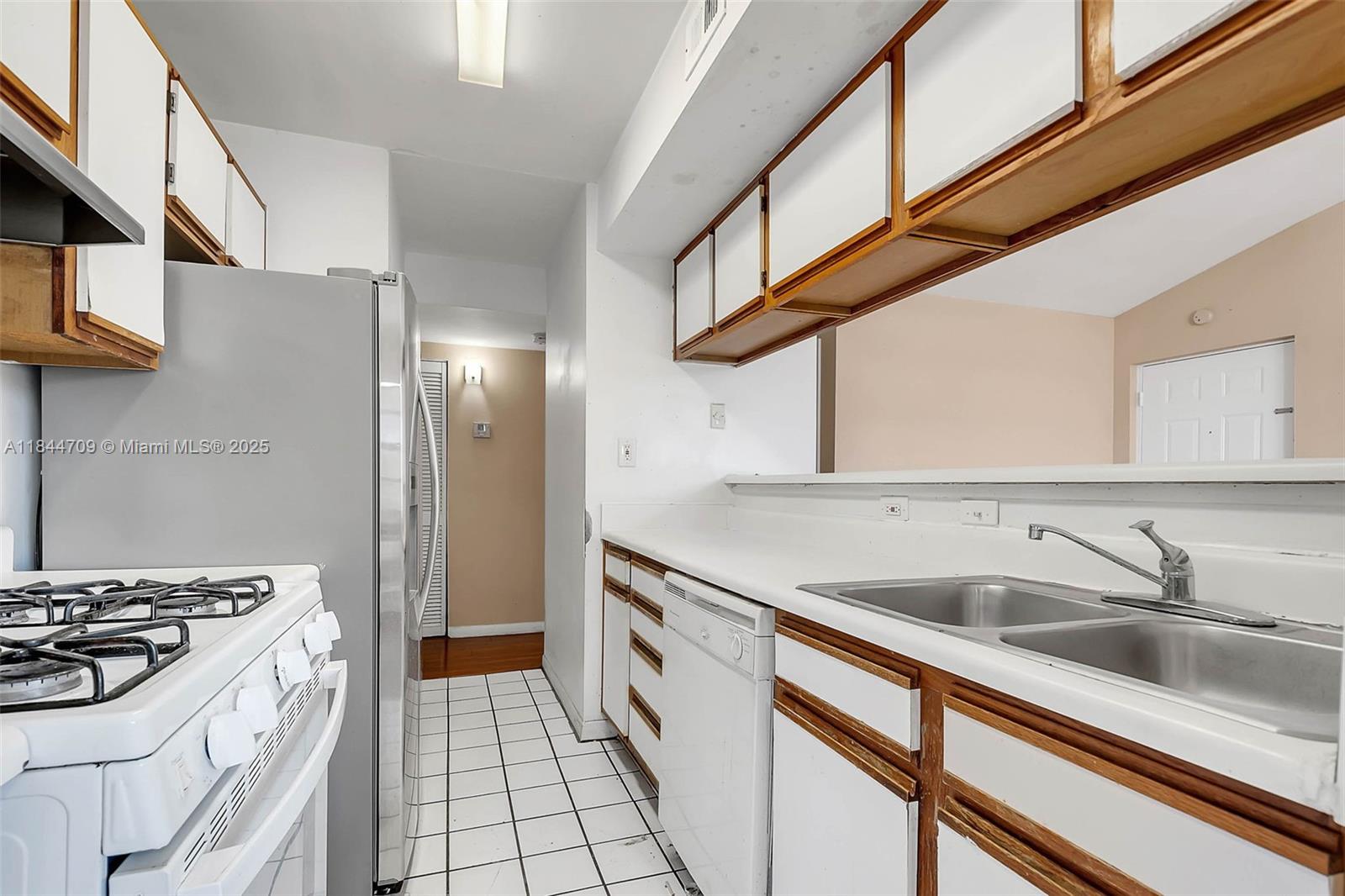 Property photo # 6