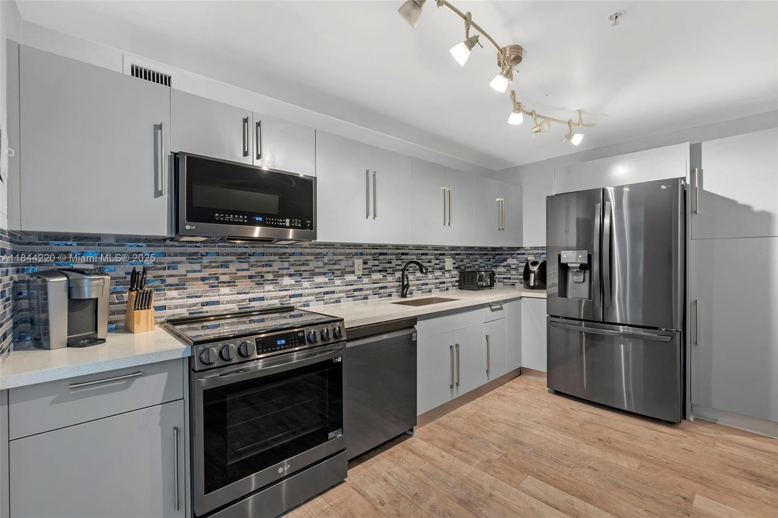 Property photo # 7