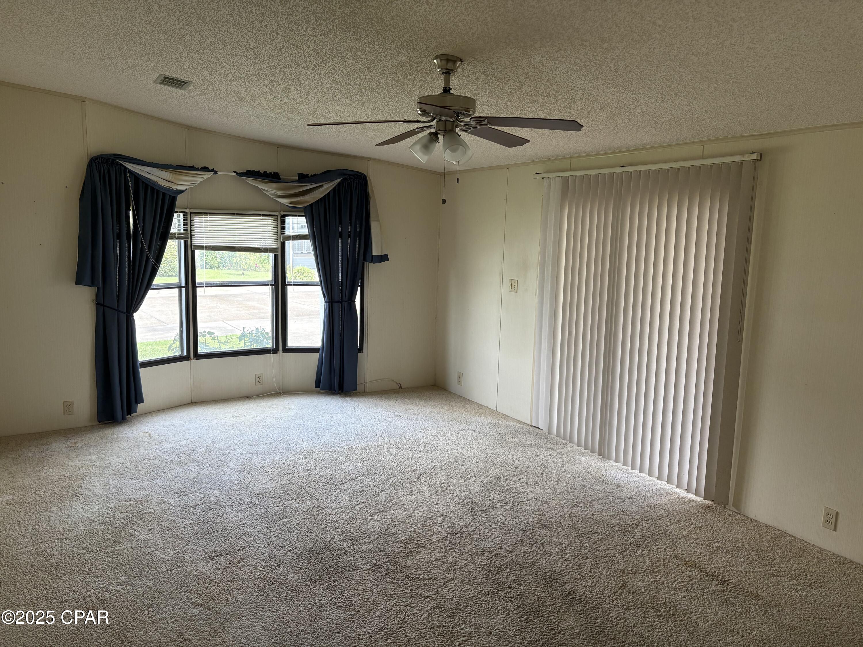 Image 4 For 1624 Acre  