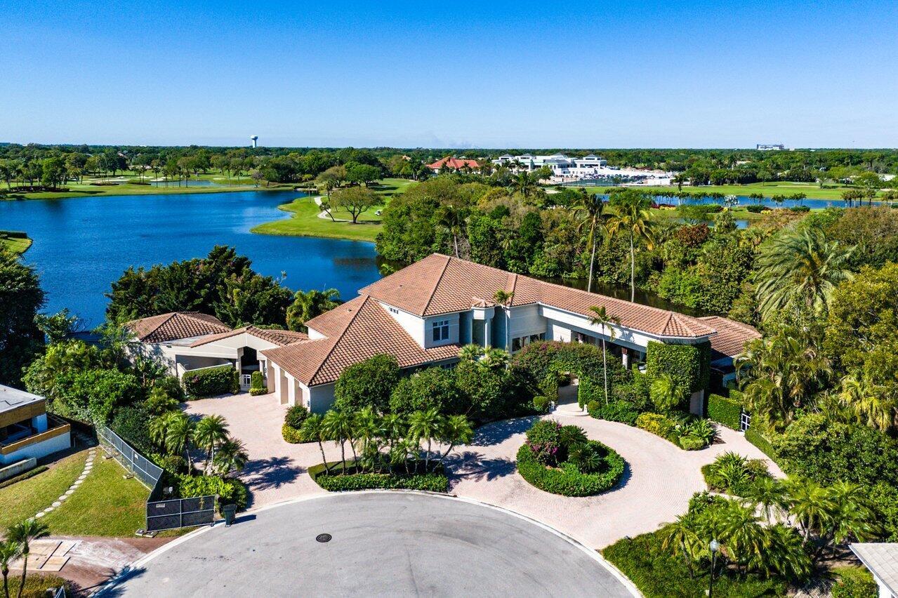 Image to showcase the property located at 3181 Miro Drive N