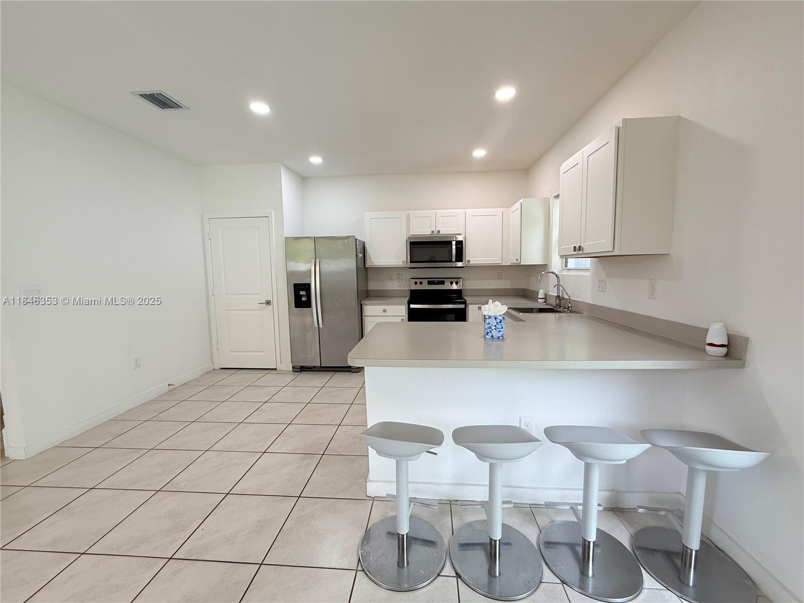 Property photo # 4