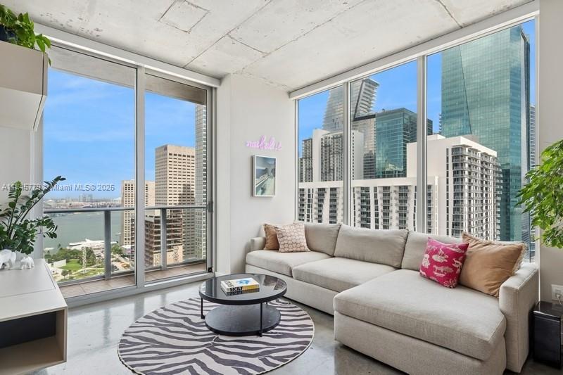 Apartamento à Venda em Miami, FL