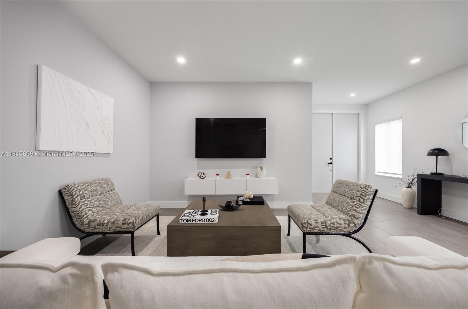 Property photo # 8