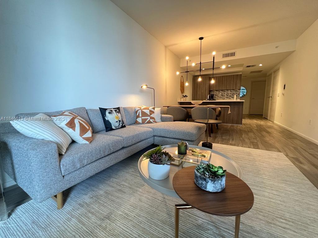 801 S Miami Ave #2806, Miami FL 33130
