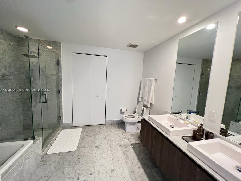 801 S Miami Ave #2806, Miami FL 33130