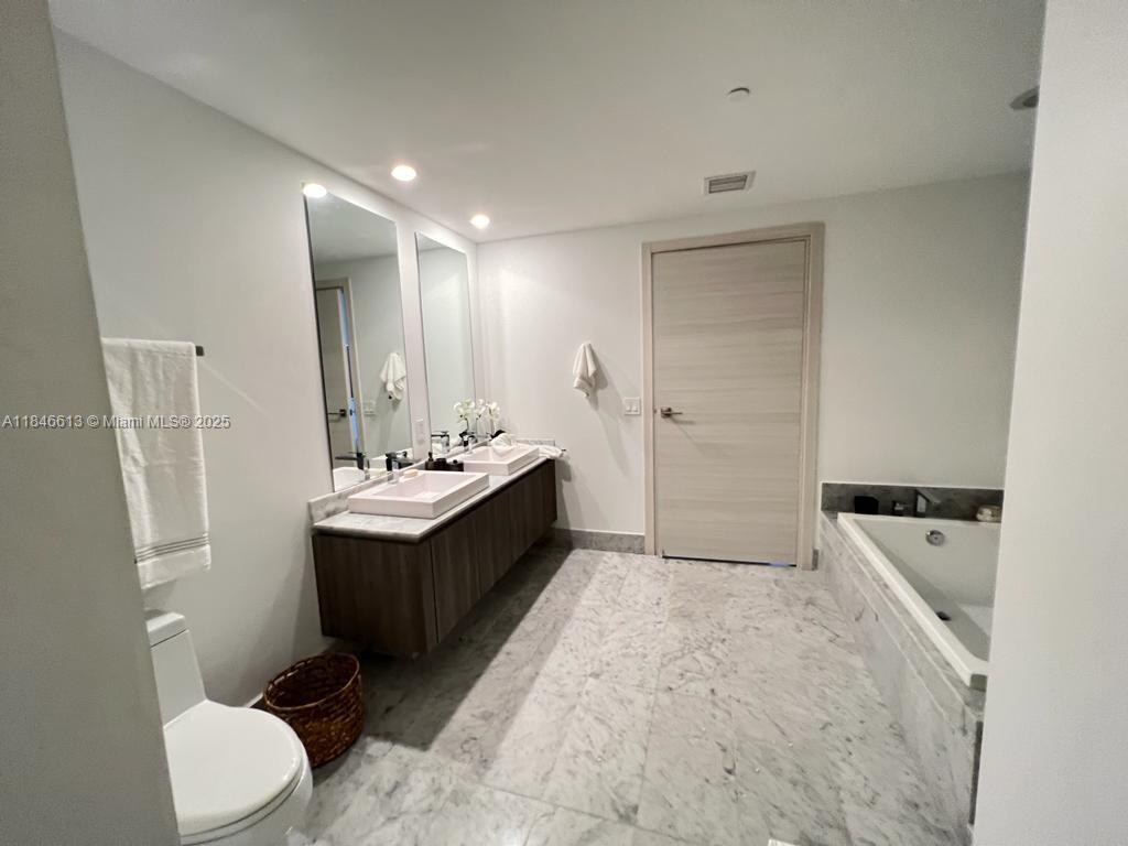 801 S Miami Ave #2806, Miami FL 33130