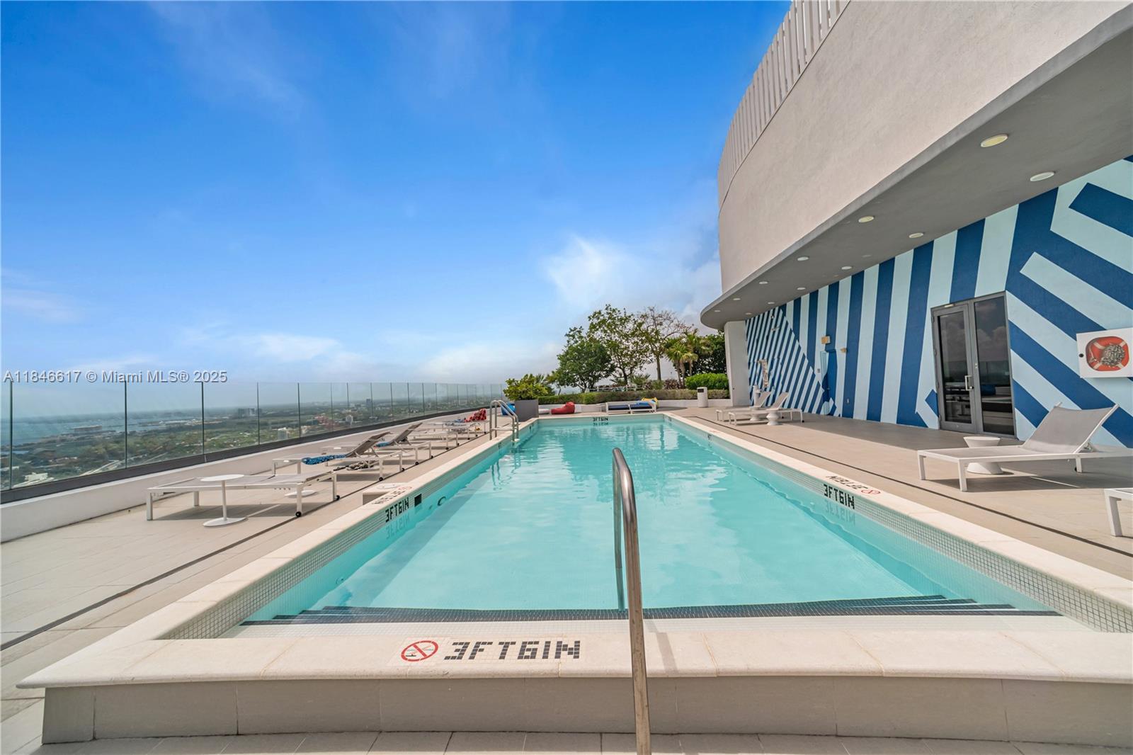 45 SW 9th St #1204, Miami FL 33130
