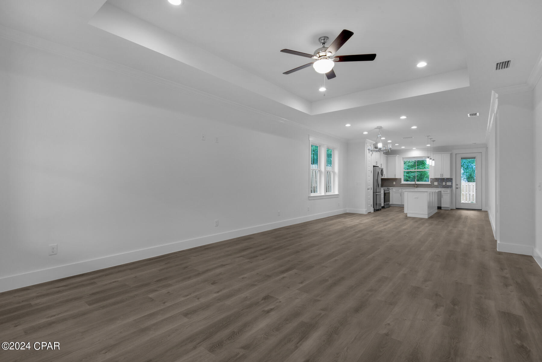 Image 7 For 8432 Warner Place