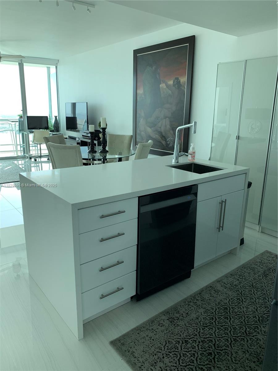 888 Biscayne Blvd #2910, Miami FL 33132