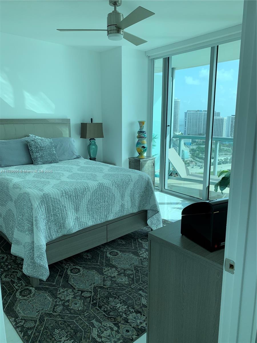 888 Biscayne Blvd #2910, Miami FL 33132