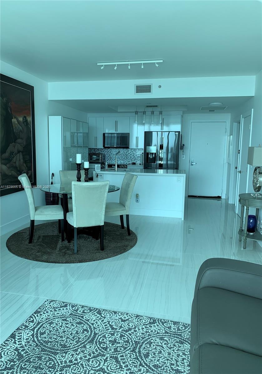 888 Biscayne Blvd #2910, Miami FL 33132