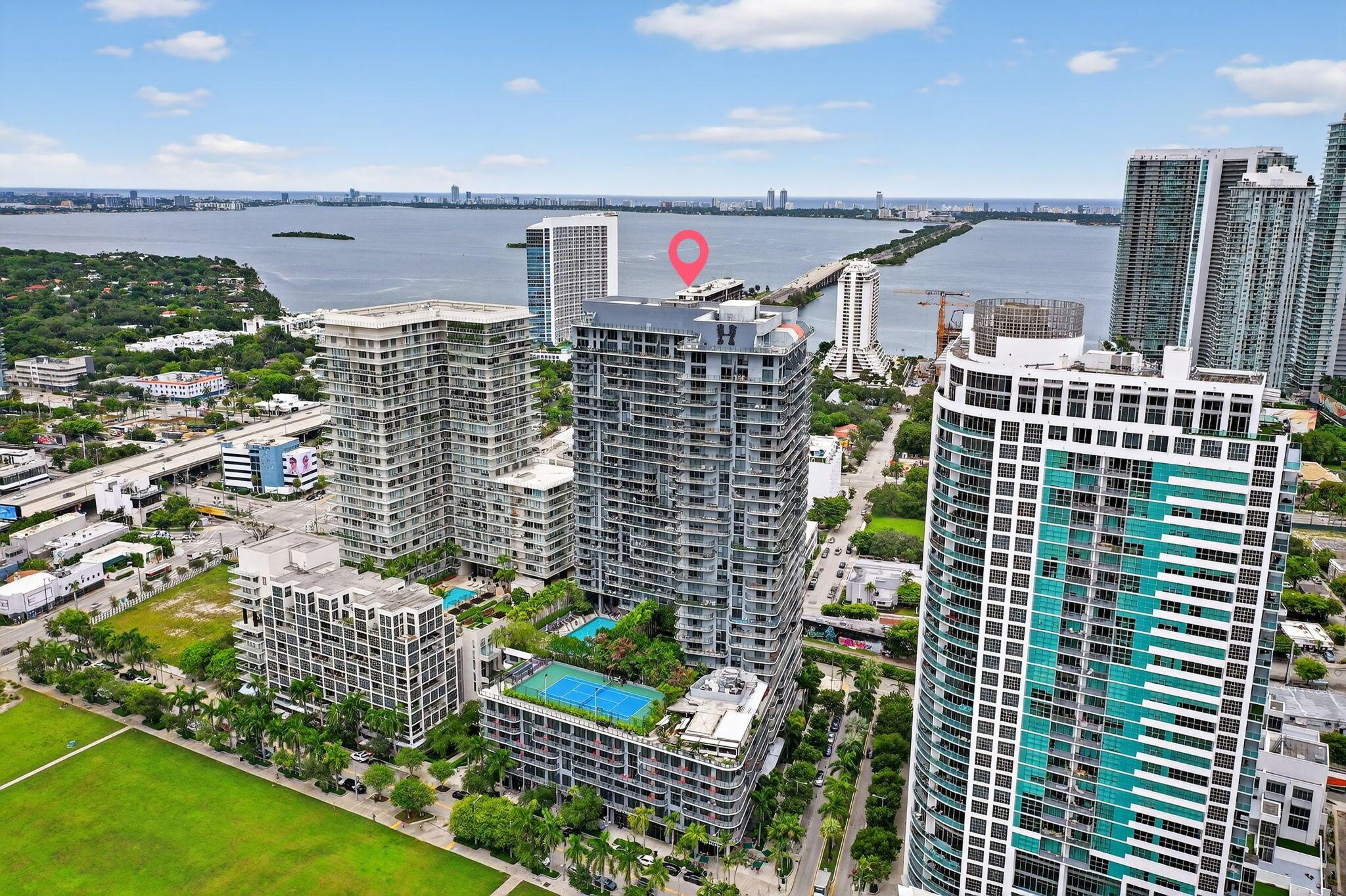 Apartamento à Venda em Miami, FL