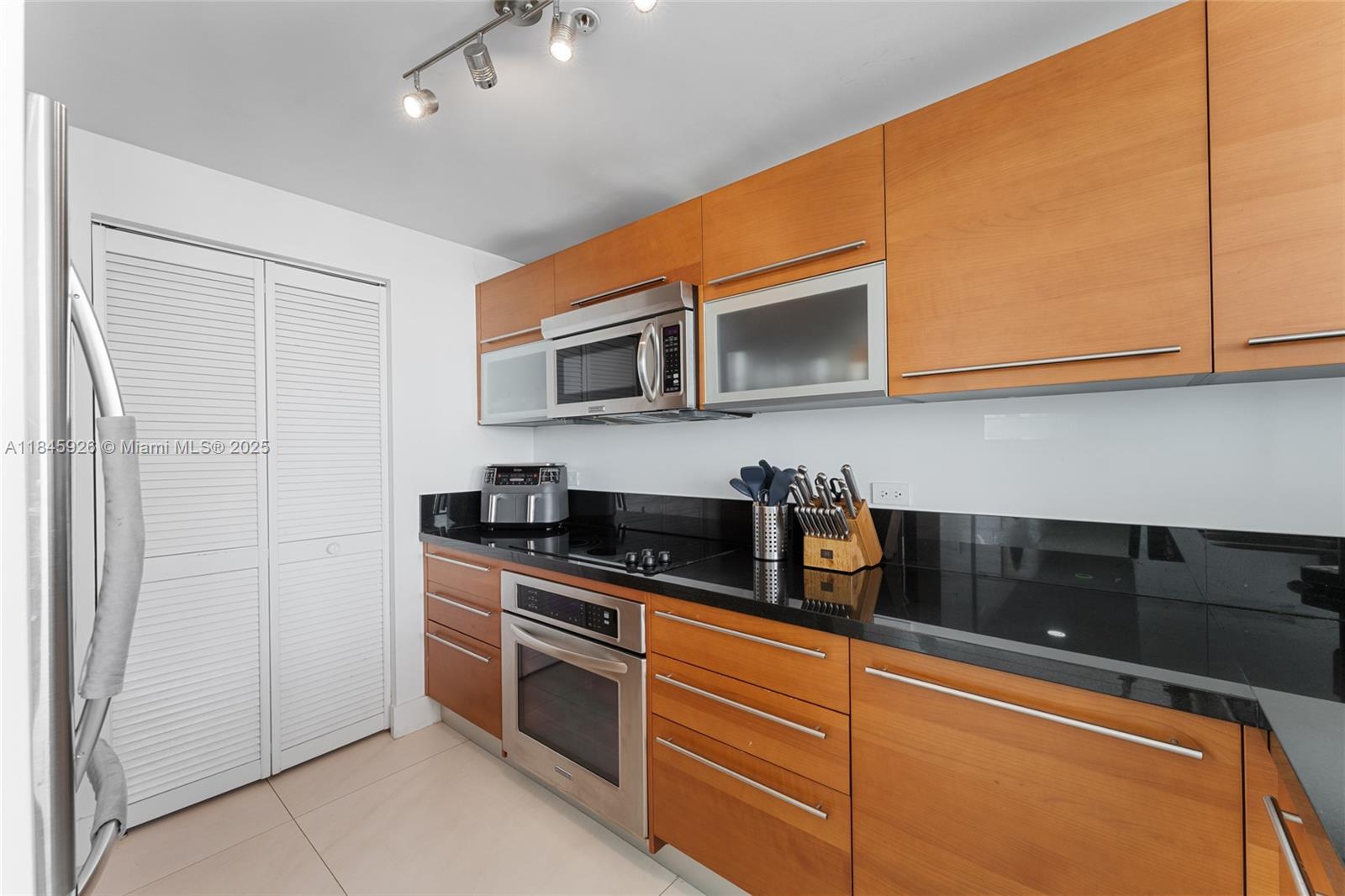 Property photo # 8