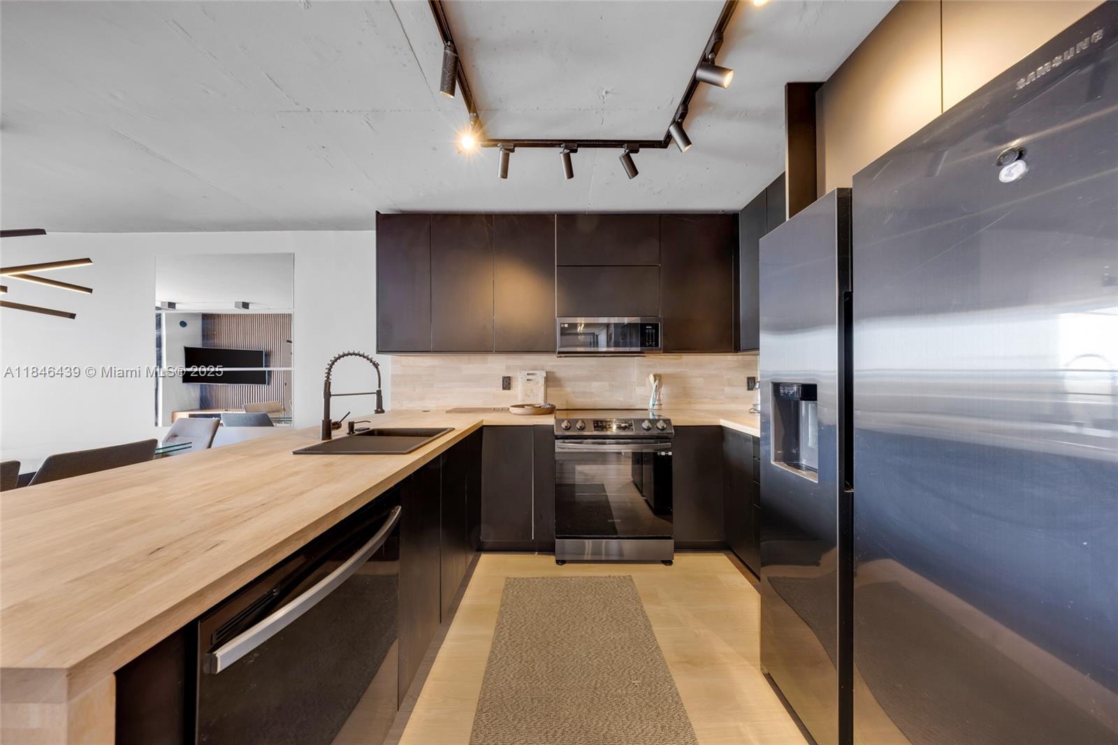 Property photo # 9