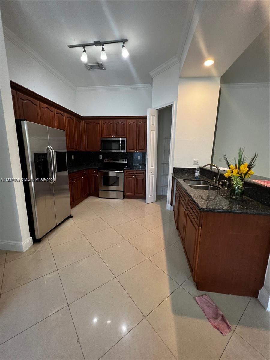Property photo # 8