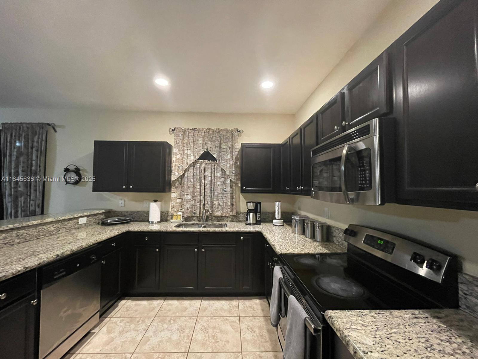 Property photo # 6