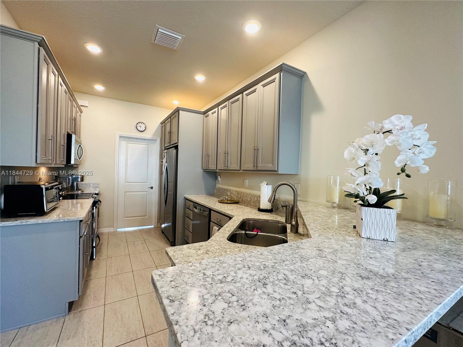 Property photo # 2