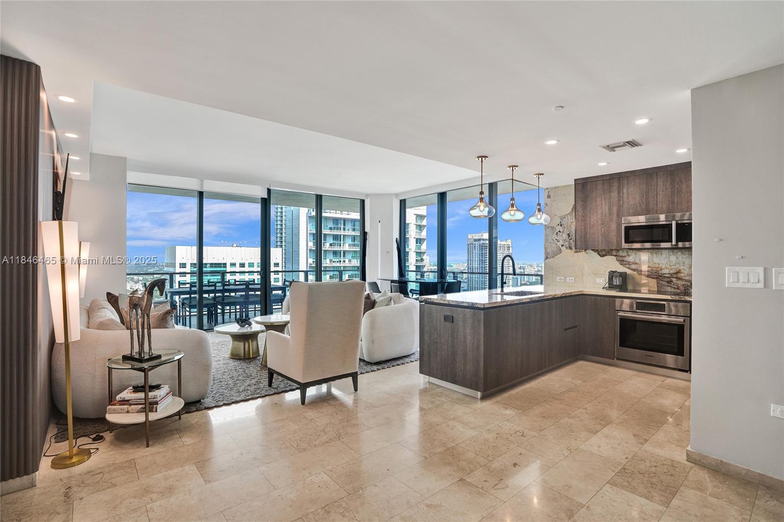 Apartamento para Alugar em Miami, FL