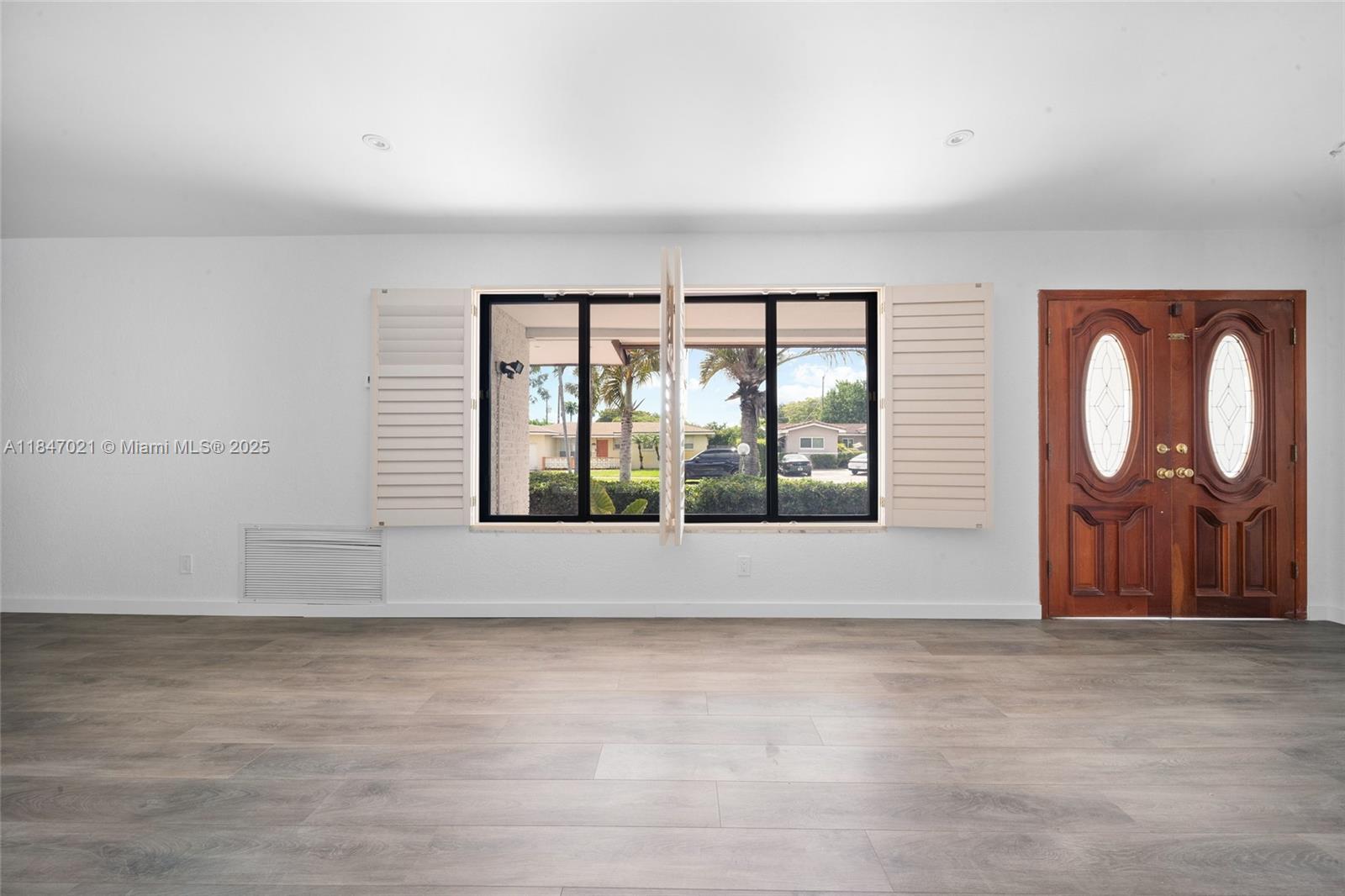 Property photo # 4