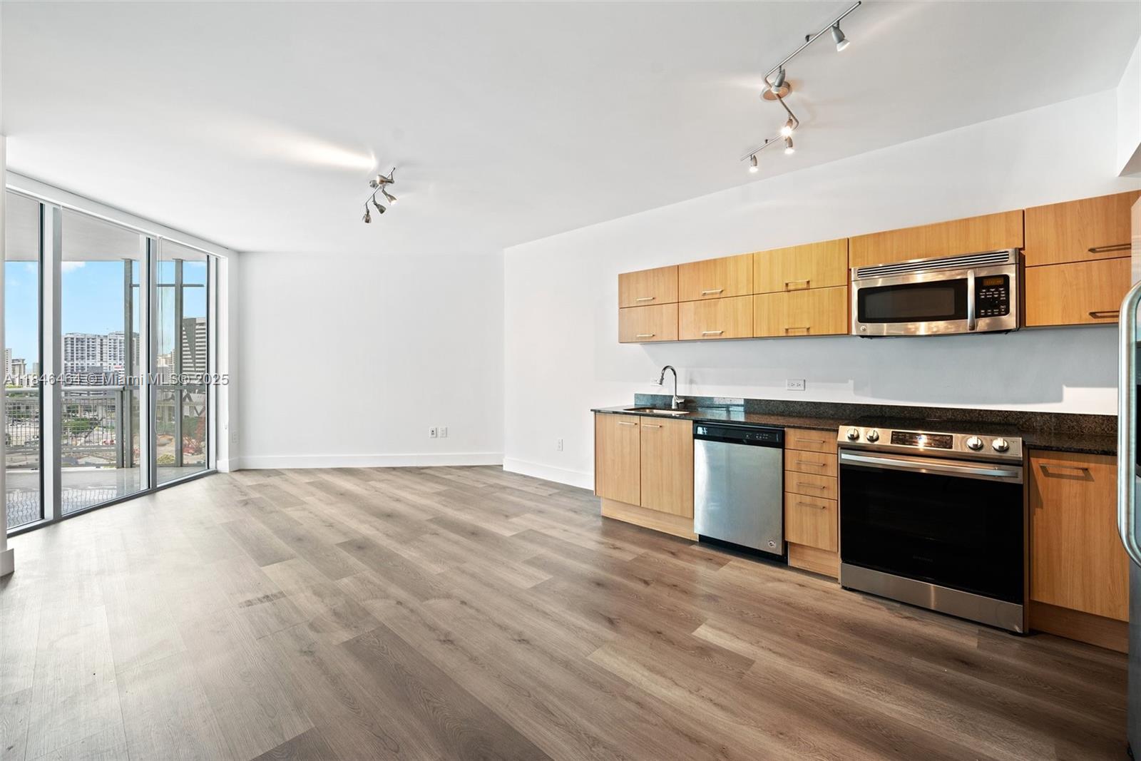 350 S Miami Ave #1510, Miami FL 33130
