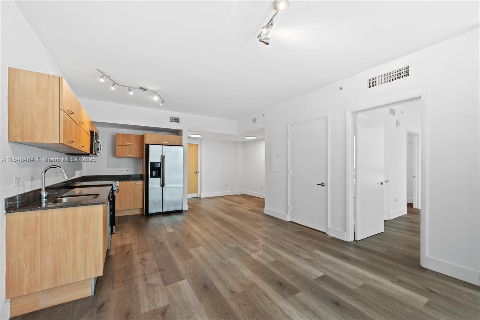 350 S Miami Ave #1510, Miami FL 33130
